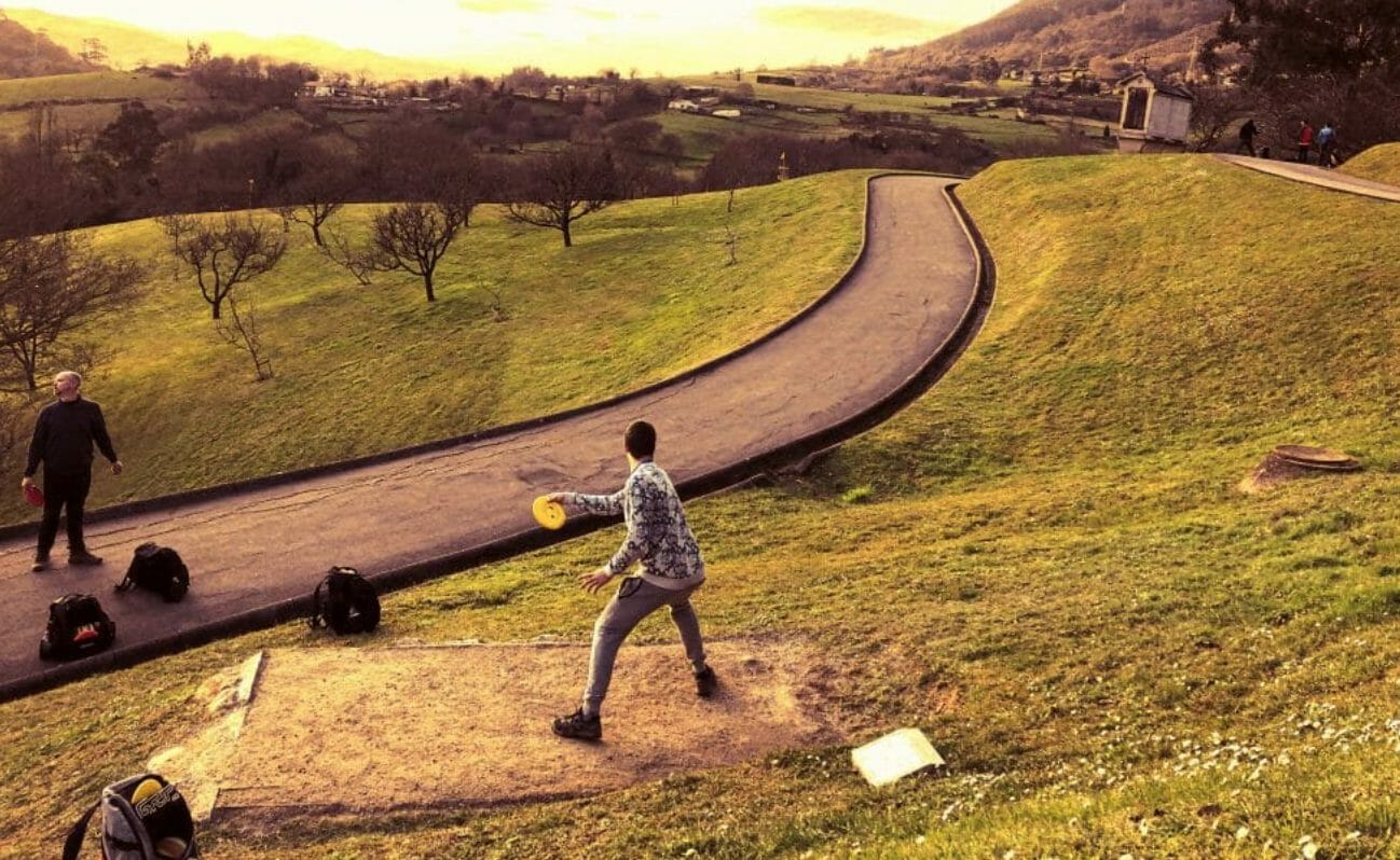 Tuesday Tips How to Throw a Standstill Shot Ultiworld Disc Golf