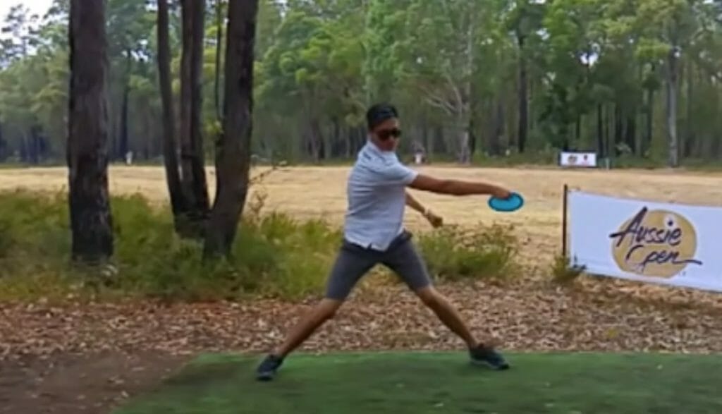 disc golf throwing techniques